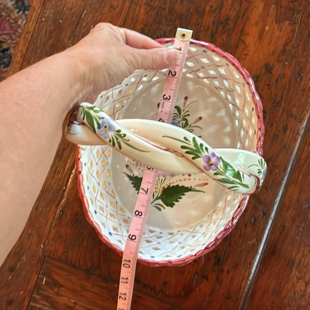 Vintage Portuguese Pottery Floral Ceramic Basket with Pink Trim - Picture 8 of 10